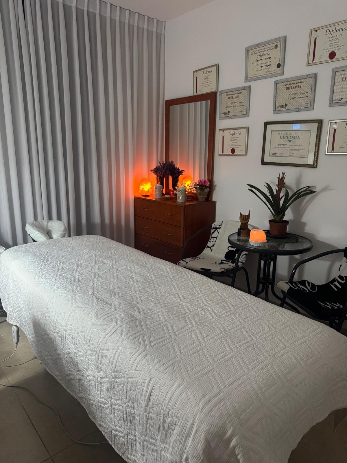 הקליניקה עם מראה